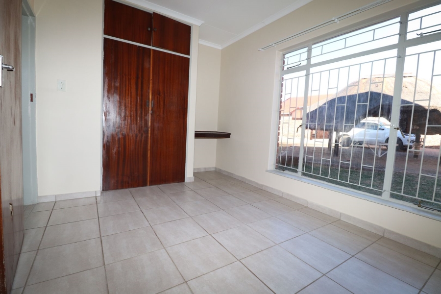 To Let 3 Bedroom Property for Rent in Meiringspark North West